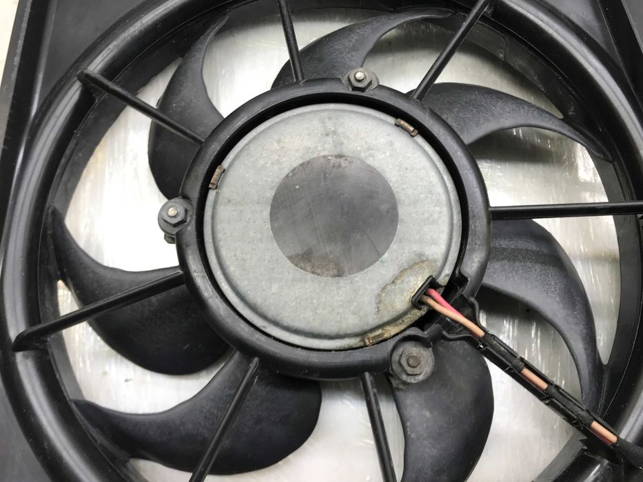 Вентилятори радіаторів VW Jetta 6 2.0 дизель оригінал запчастини джета