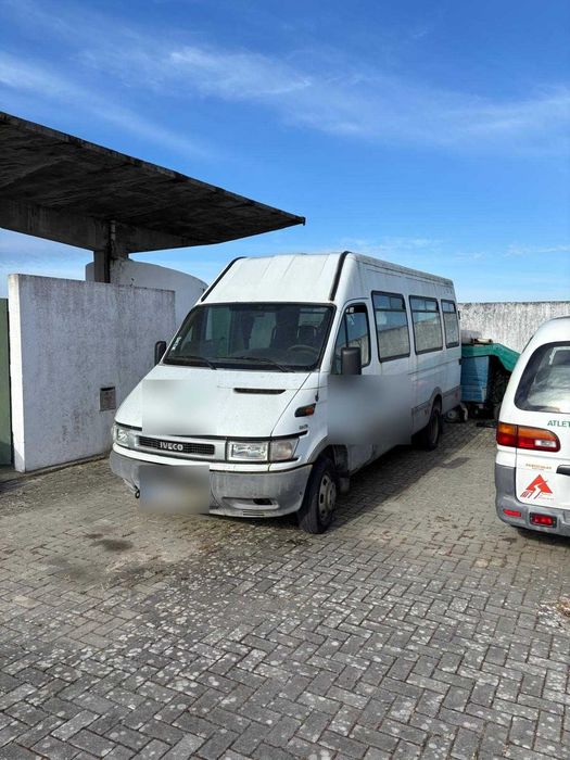 Minibus Iveco 19 lugares + 1