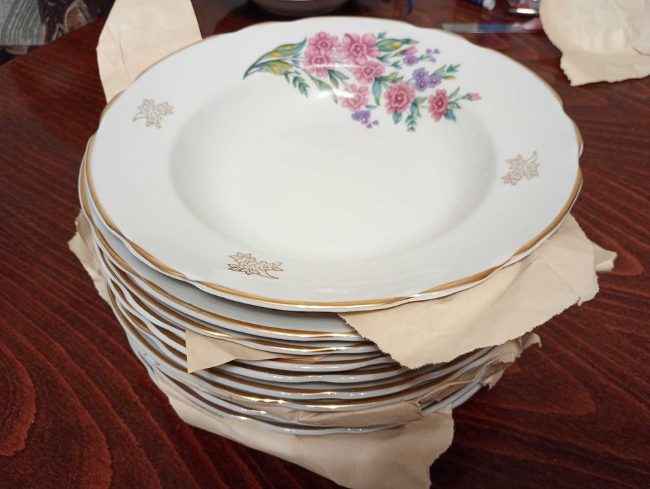 Тарілки великі діаметр 23,5