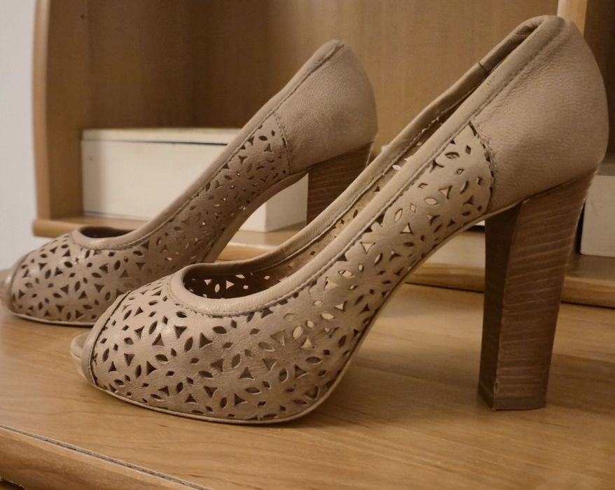 Buty na obcasie Gino Rossi 39