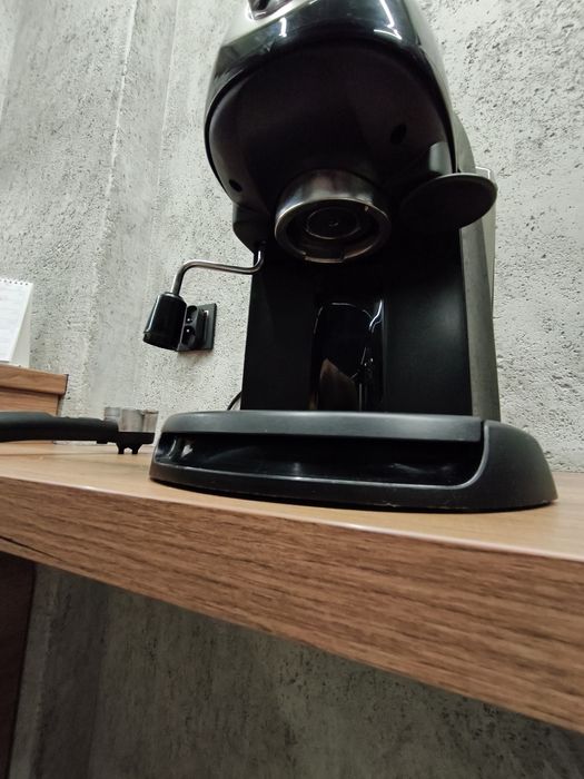 Ekspres ciśnieniowy De’Longhi EC200CD.B