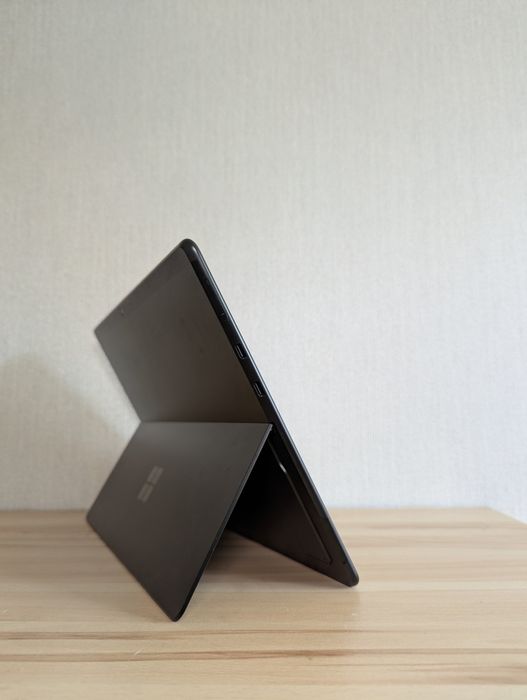Планшет Microsoft Surface Pro X LTE 16/256gb SQ1
