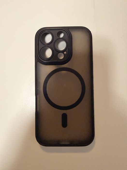 Iphone 16 pro  czarny 128G 5 etui w zestawie