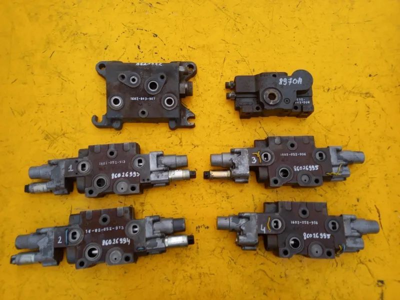 Sekcja rozdzielacza hydraulicznego zawór New Holland 8970A