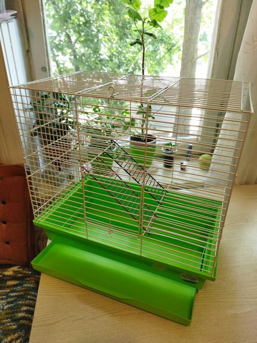 Продам великолепную клетку.