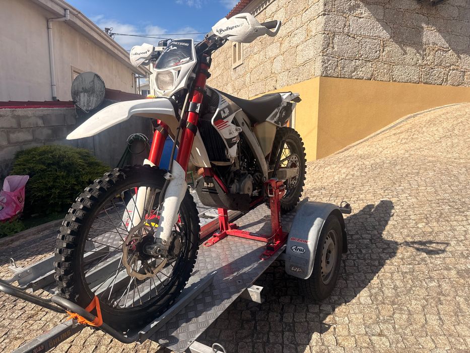 Mota AJP  250 PR5 Extreme