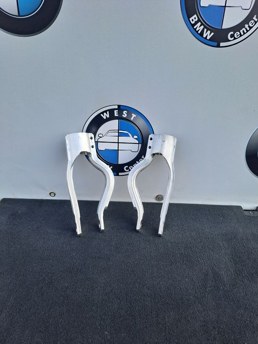 Кріплення стійки передньої bmw IX вилка бмв іх