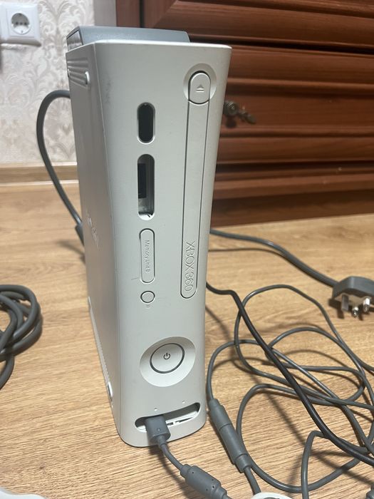 Xbox 360 ігрова приставка