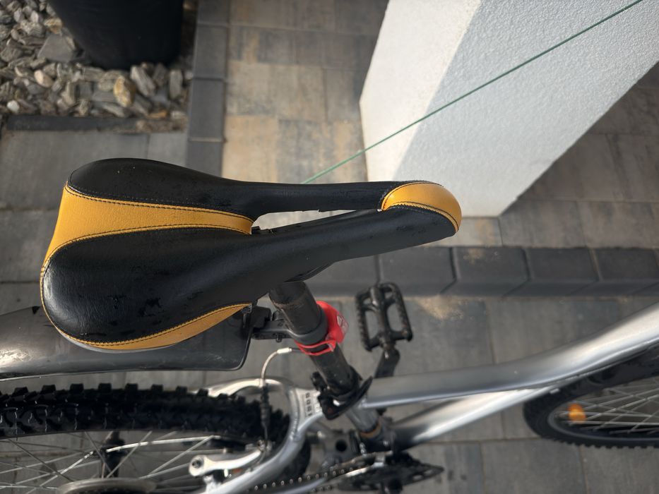 Solidny rower młodzieżowy Giant MTX 225 – koła 24"