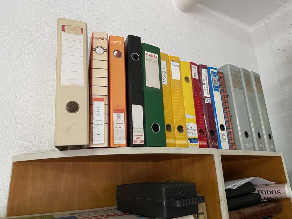 Dossiers- Conjunto de aproximadamente 80 pastas todas 15€