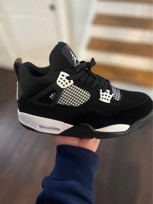 AJ4_Retro_White_Thunder 39
