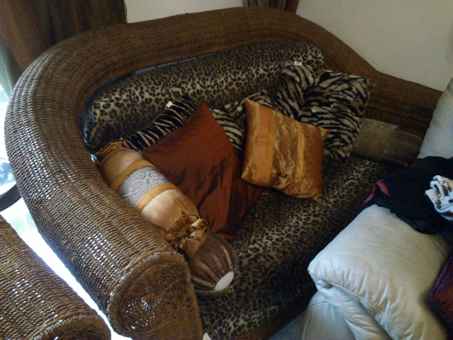 Jogo de sofas e mesa de centro