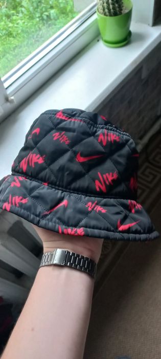 Продам тёплую панаму найк