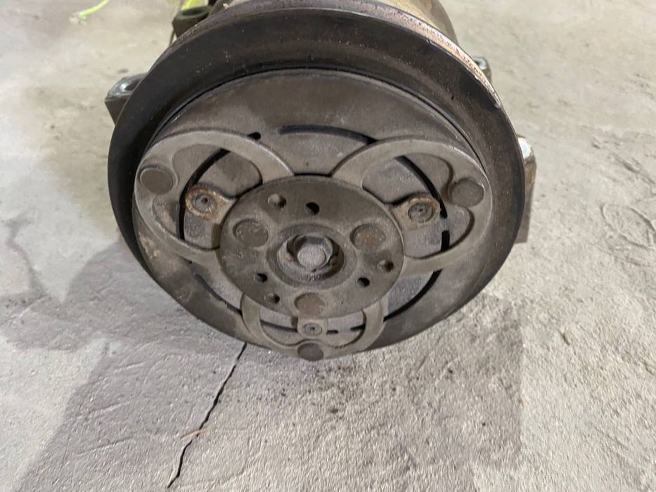 Компресор кондиціонера фріон Mitsubishi l200 2006-12 міцубісі л200