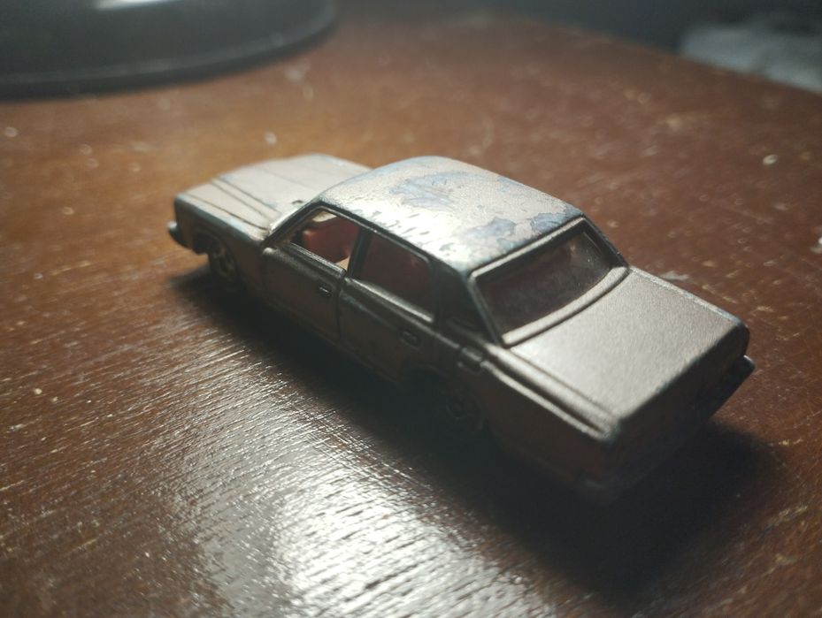 Tomica Toyota CROWN
