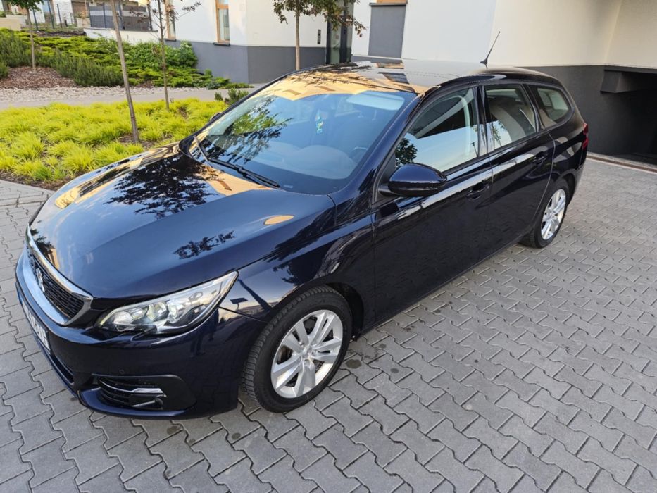 Peugeot 308 1.2 Benzyna 130 koni 2018 r Przebieg 75 tys km Zadbany