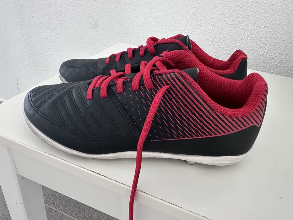 Chuteiras de futebol nr 36, como novas