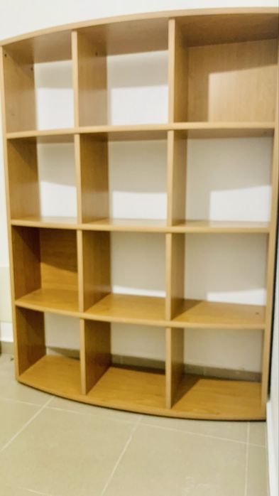 Estante Conforama efeito madeira/faia – 109 × 146 cm