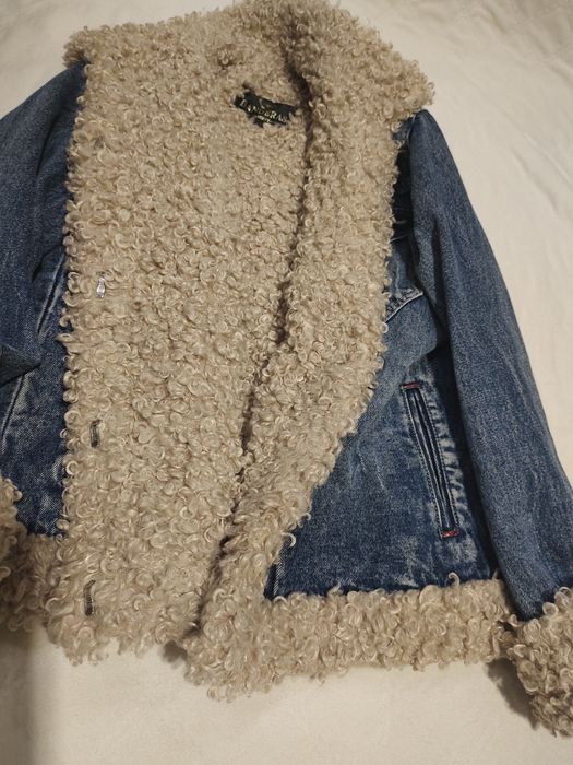 Продам бу джинсовую куртку женская
