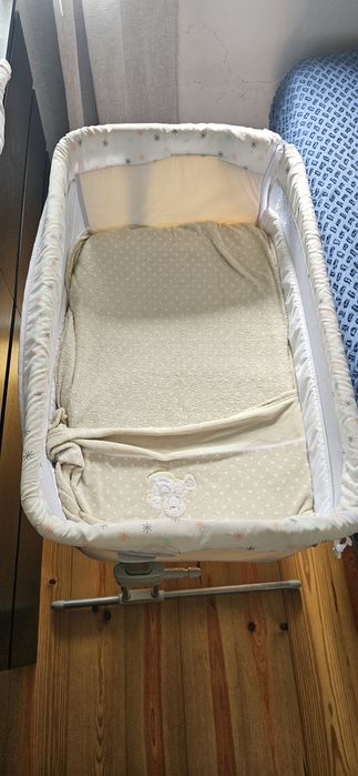 Cama de bebé ( next to me )