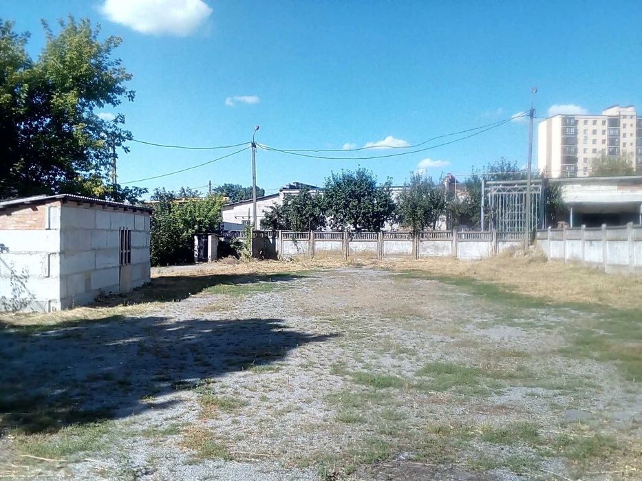 Продається ділянка 11 соток для комерційних потреб