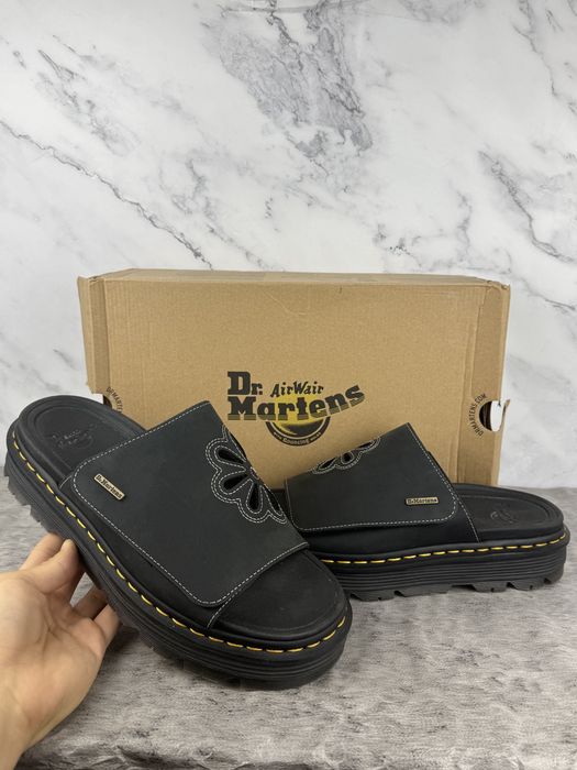 Męskie Skórzane Klapki / Sandały Dr. Martens Zebzag Slide R45 (Czarne z Kwiatem)