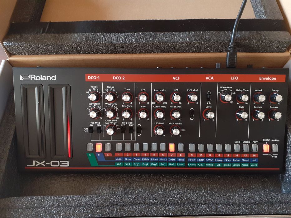 Roland Boutique JX-03, sintetizador digital