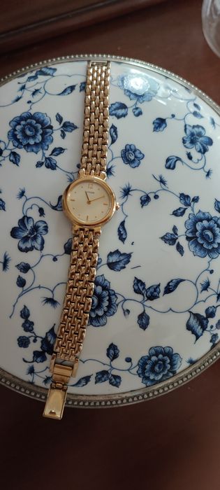 Relógio Citizen de aço dourado