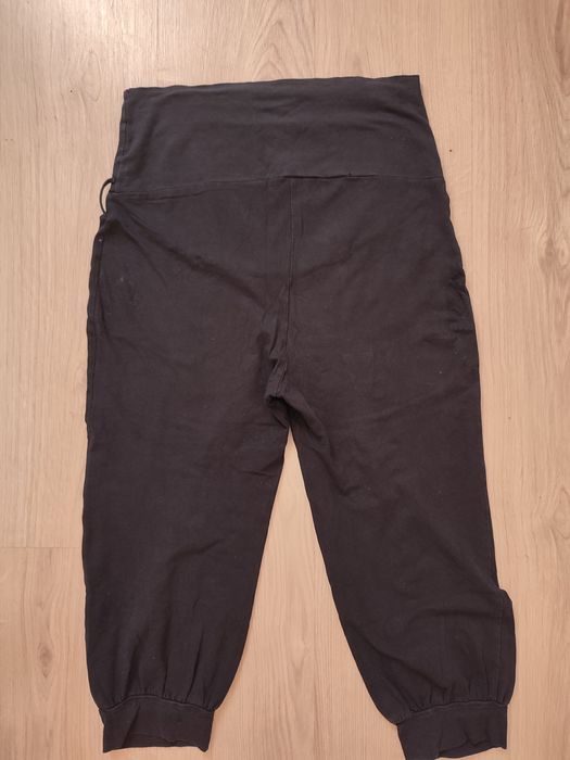 Czarne spodenki 3/4 legginsy luźne ciążowe