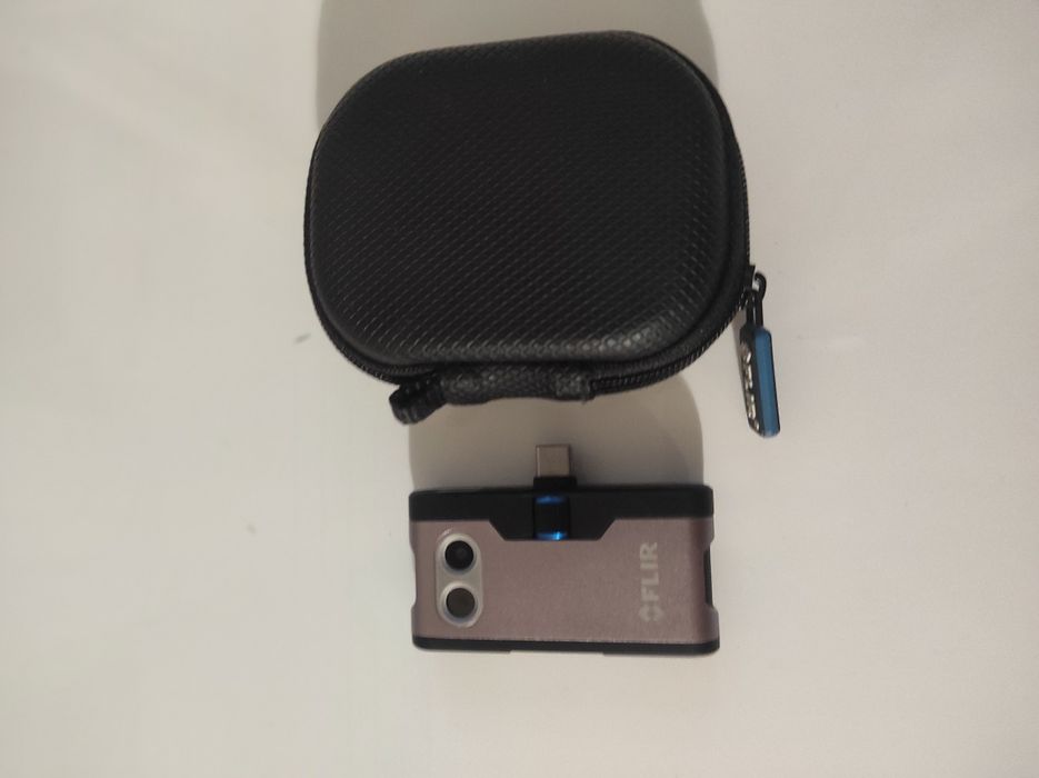 Тепловизор для смартфона Flir one