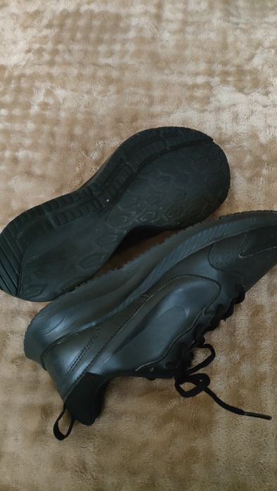 Sneakersy Nike 39, wkładka 25, cm.Całe czarne.
