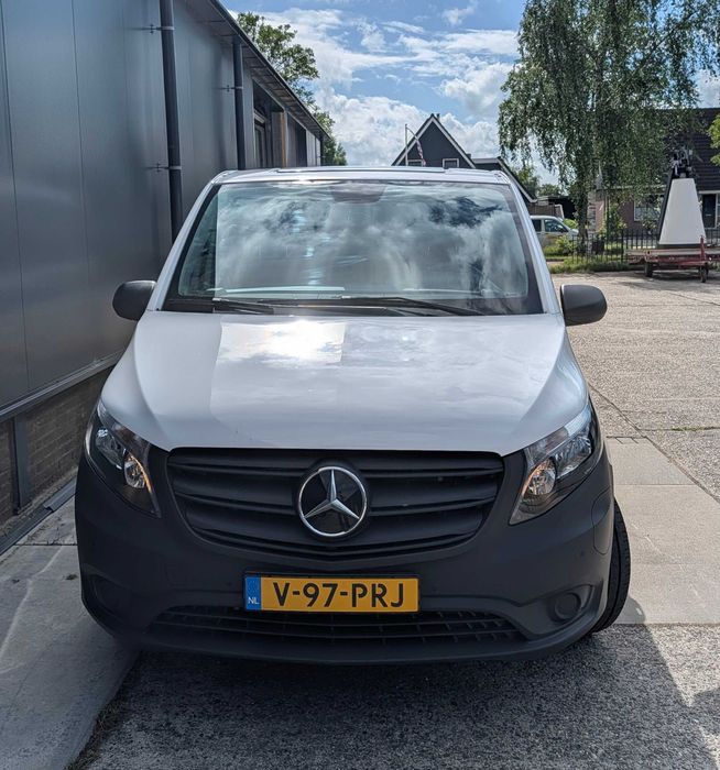 Mercedes-Benz eVito 66 kWh | 2024 | 21.130 km | Carregamento Rápido