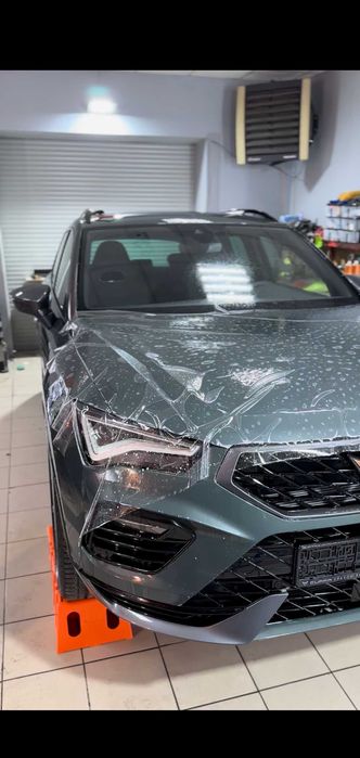 Zabezpieczenie karoseri  lakieru  samochodu bezbarwną folią PPF