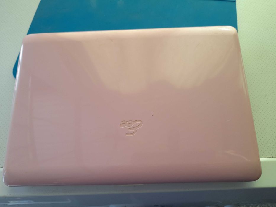 portatil muito bonito para estudar ou trabalhar, como novo.