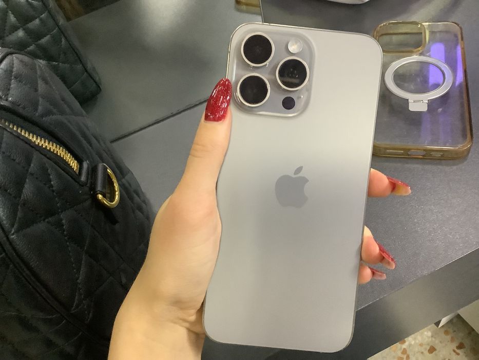 iPhone 15pro Maxe sim +чехол и зарядное в подарок
