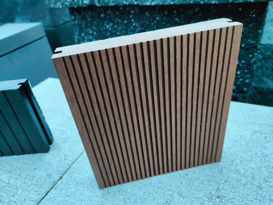 Deska tarasowa decha na pomosty pełna kompozyt kładka deski drewno