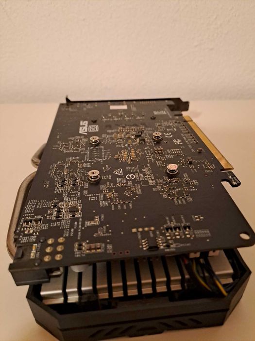 Placa gráfica Asus ROG AMD Radeon RX 560 4GB GDDR5