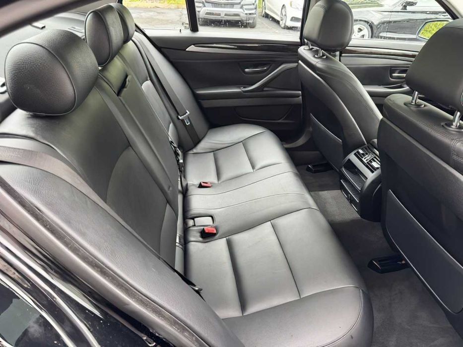 BMW 5 Series      2016
