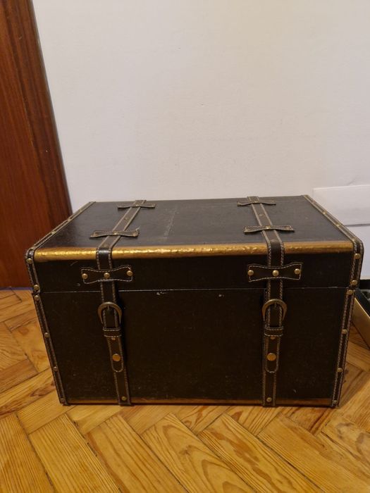 Baú vintage com muito bonito