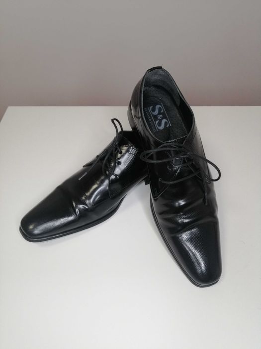 Sapatos polidos preto - Tam 41