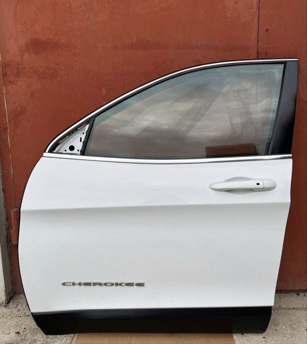 Двері передні ліві чероки 13-24, дверь передняя левая jeep cherokee.