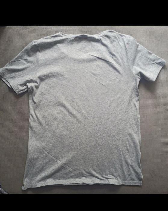 T-shirt  damski  firmy United Colours of Benetton