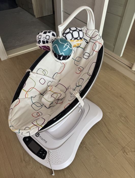 Заколисуючий центр 4moms mamaRoo4
