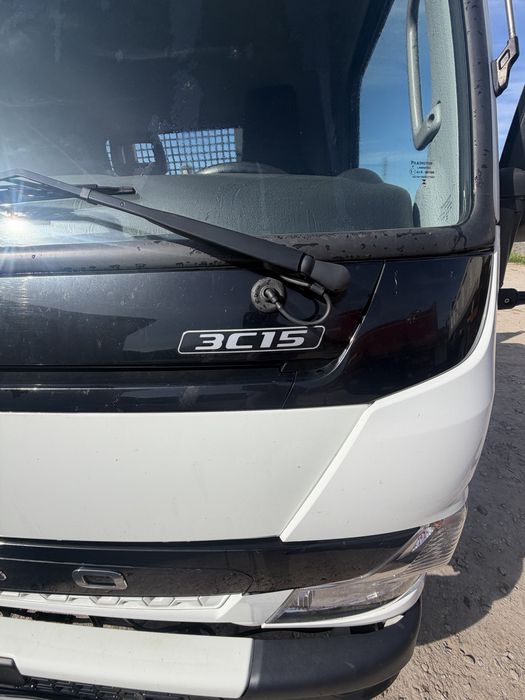 Mitsubishi Fuso ligeira com báscula  de 2023