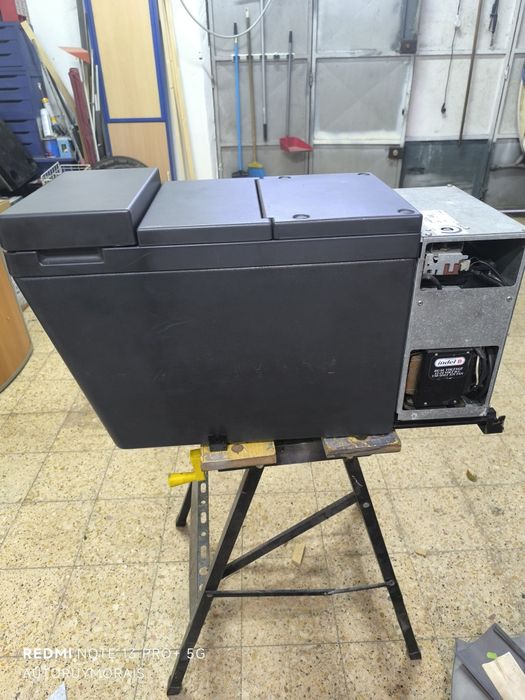 Arca Frigorífica / Congeladora 12V Indel B – Compressor – 24L + Base D