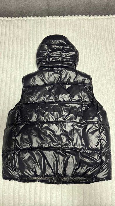 жилетка Nike Black Puffer Vest