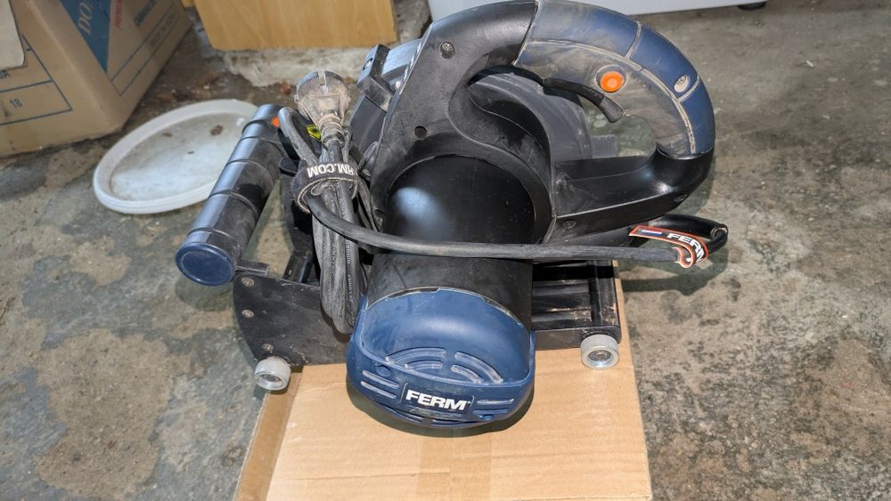 Maquina abrir rocços