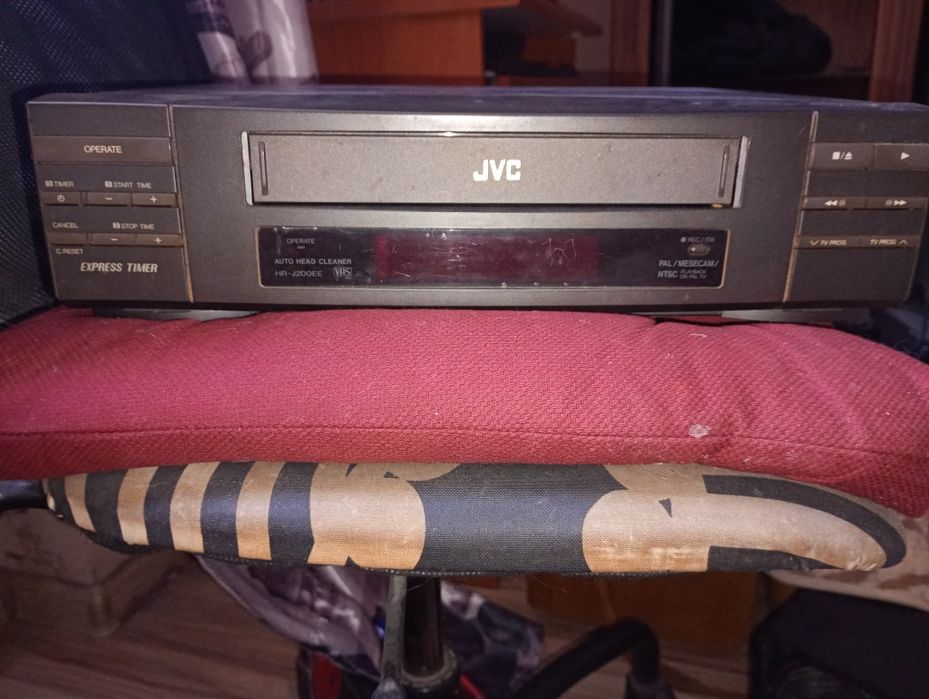 Magnetowid JVC HR-J200EE