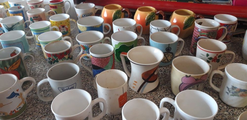 Conjunto de 70 Canecas Diversas Antigas/Recentes