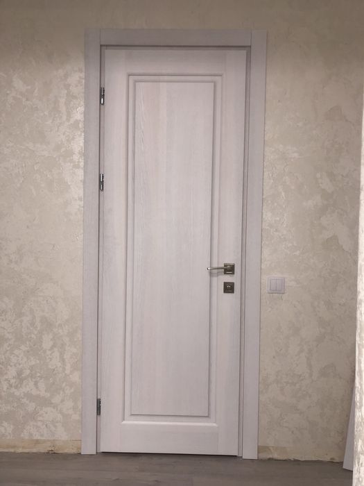 Двері деревʼянні, міжкімнатні з масиву деревини. Київ